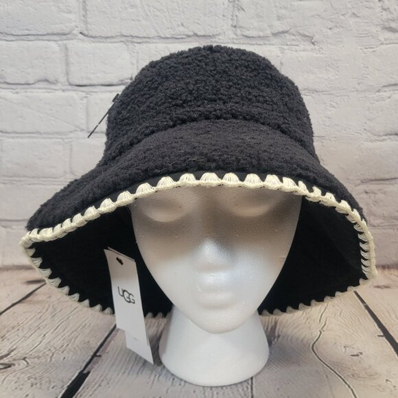Women\'s UGG Fluff Scalloped Hat main image 3